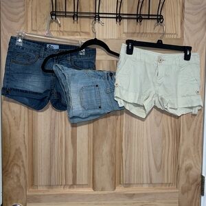 3 Piece Bundle Shorts Size : 3 Pre-loved